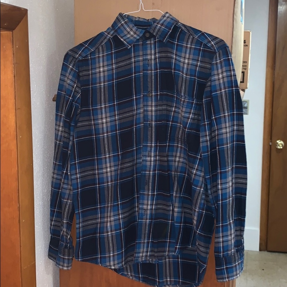 Men’s plaid button up